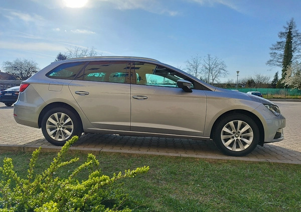 Toyota Avensis cena 37490 przebieg: 222991, rok produkcji 2011 z Międzyzdroje małe 79